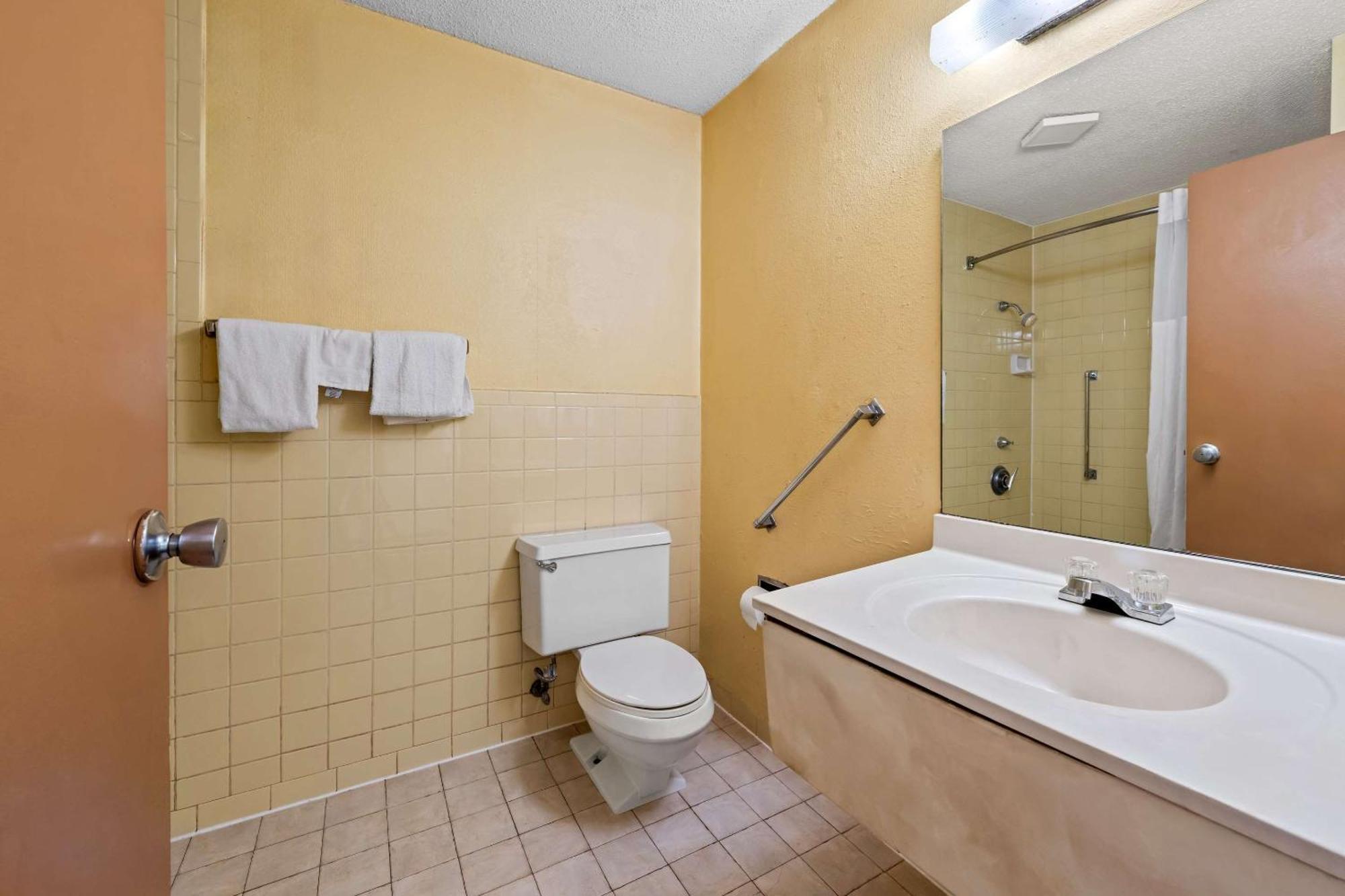Rodeway Inn Monroe Zewnętrze zdjęcie