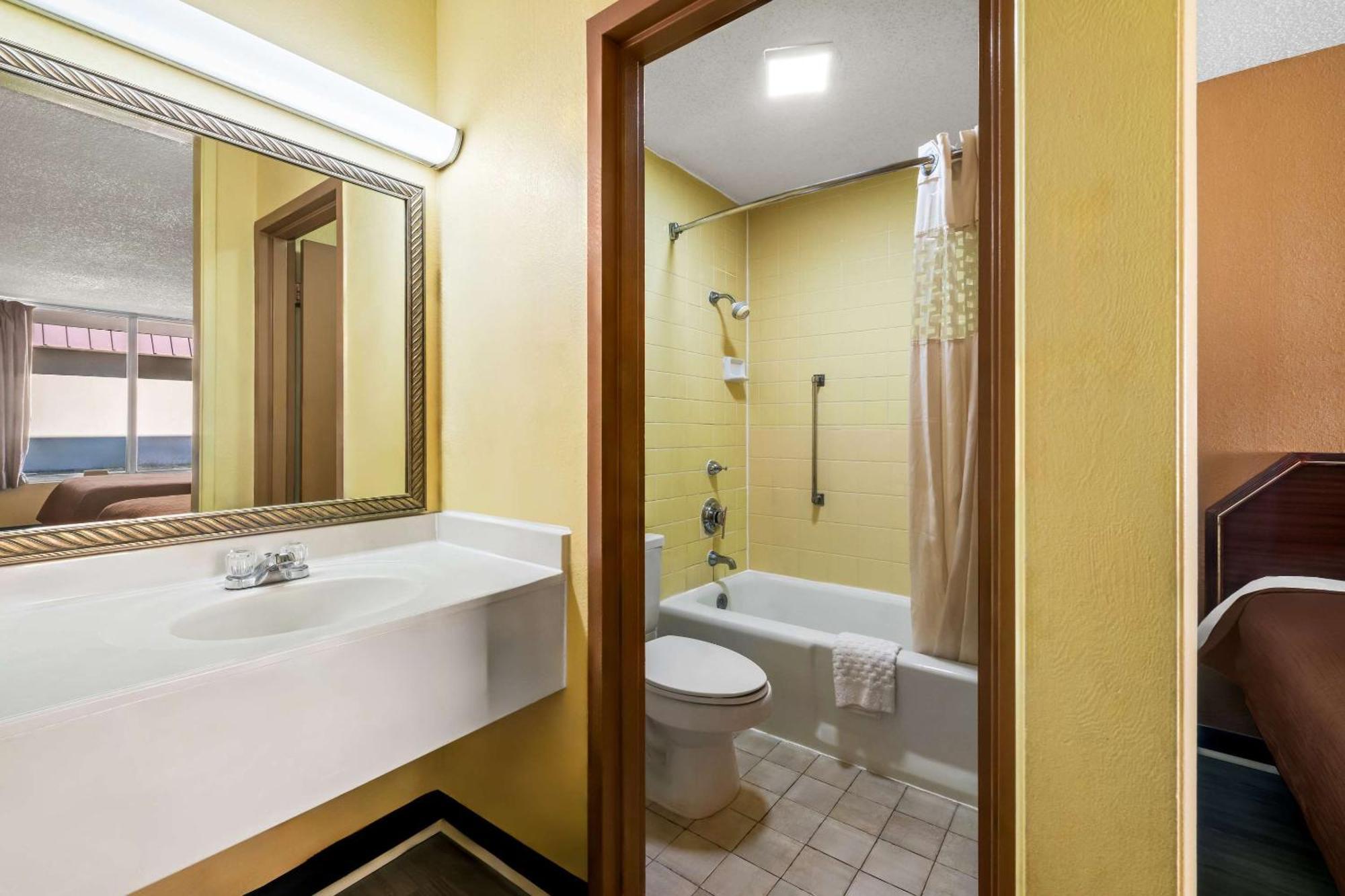 Rodeway Inn Monroe Zewnętrze zdjęcie